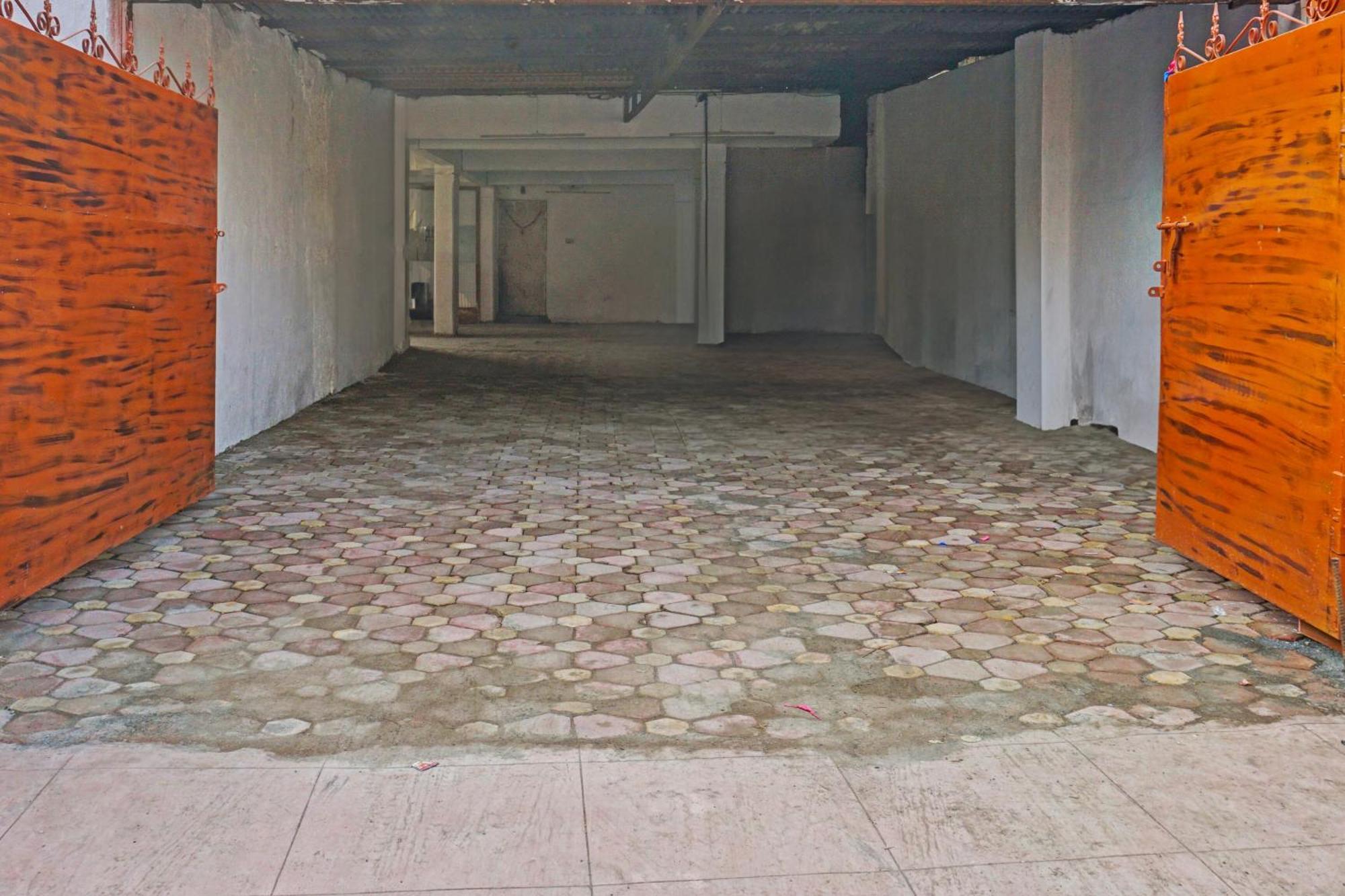 Oyo 820503 Lotus Lodge And Guest House Kharakvasla Εξωτερικό φωτογραφία